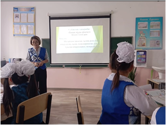 Э.А.Сураубаеваның ұйымдастыруымен  20- қараша күні 3" ә" сыныбында әдебиеттік оқу пәнінен Ыбырай Алтынсариннің "Бақыт құсы " тақырыбында ашық сабақ өткізді.