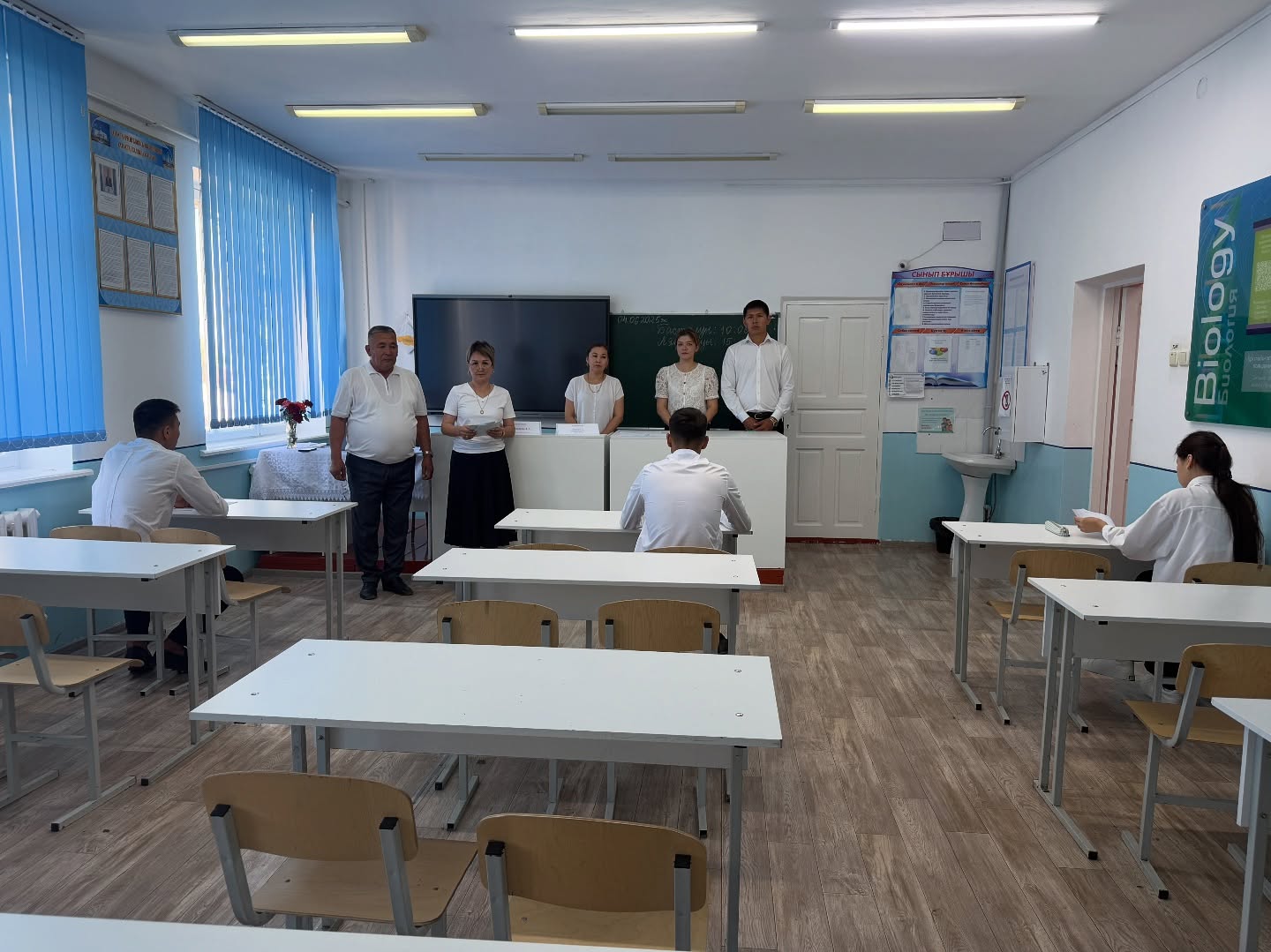 Маусым айының 4-і күні 11 сынып оқушыларынан “Алгебра және анализ бастамалары” пәнінен мемлекеттік емтихан алынды.