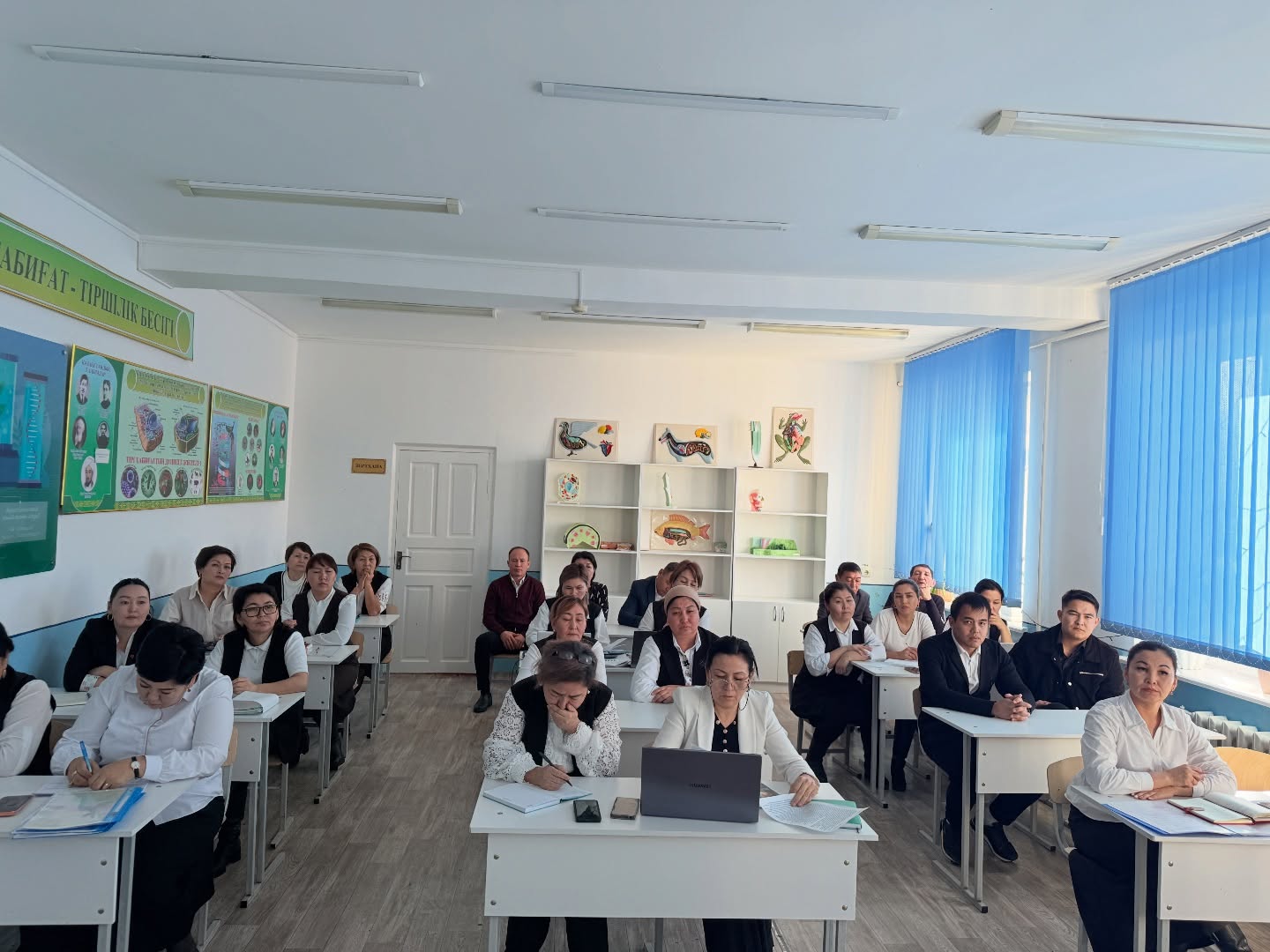1–11 сынып жетекшілері оқушылармен және ата-аналармен «Отбасылық қауіпсіздік» тақырыбында түсіндіру және профилактикалық әңгімелесу жұмыстарын өткізді.