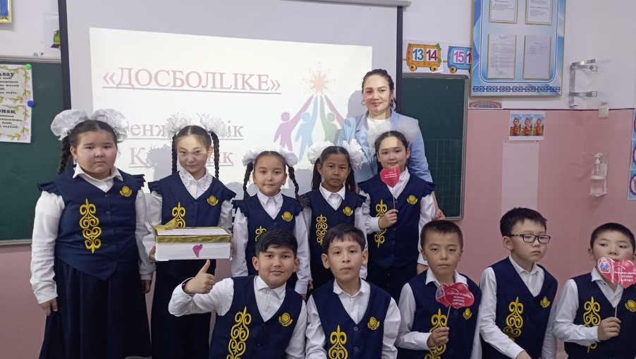 4-сынып оқушыларымен «Дос болайық, ренжітпейік» тақырыбында тренинг жүргізілді.